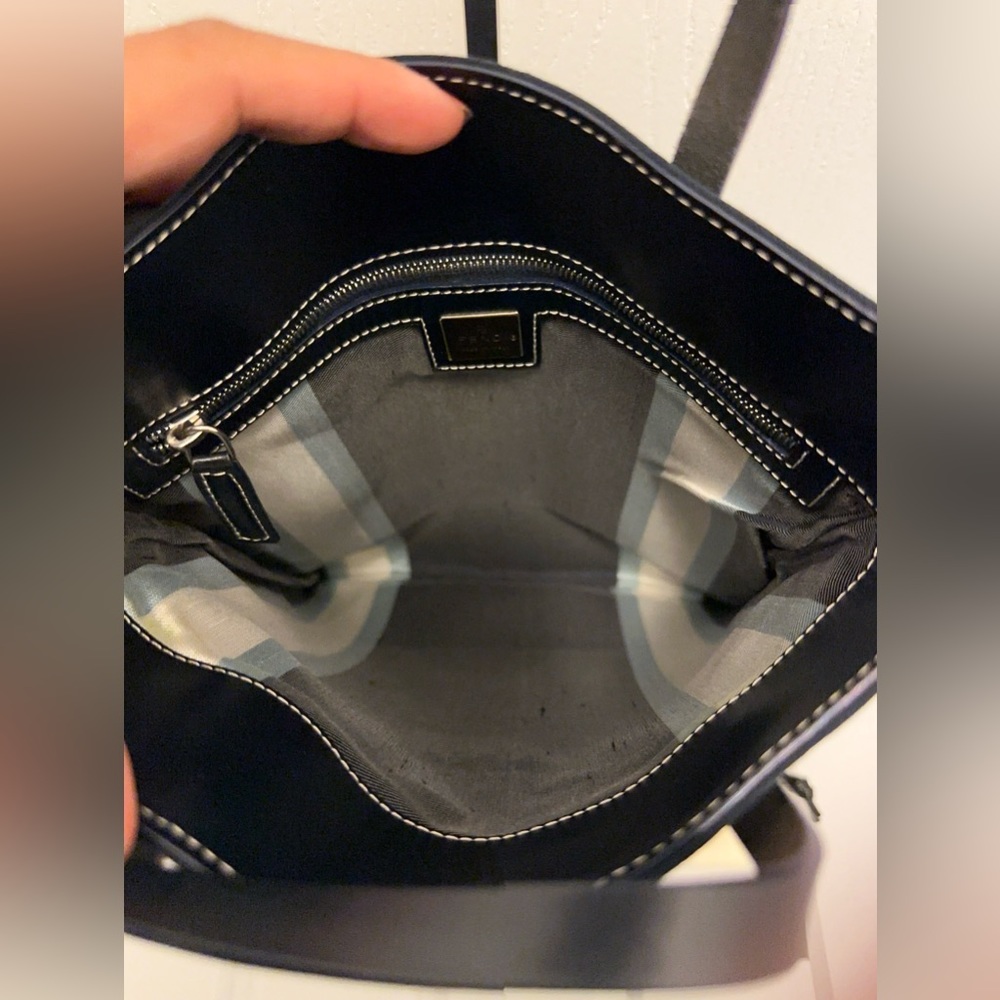 ✨Authentic Fendi Bag ✨ - Picture 4 of 9